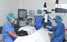 Sau phẫu thuật đục thủy tinh thể: Nên đeo kính cả khi ngủ
