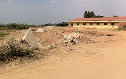 UBND quận Long Biên, Hà Nội: "Khai tử" cho người sống