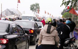 Đầu năm mua lộc, rước… phiền