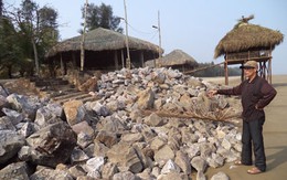 Dân “vay tiền” kè bờ biển