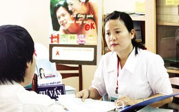 Chuyên trách dân số chăm sóc người nhiễm HIV