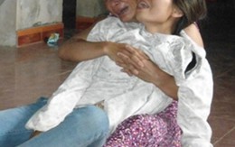 Vụ cháu bé chết đuối tại hố ga trường mầm non ở Nghệ An: Gia đình đau đớn, giáo viên hoảng loạn