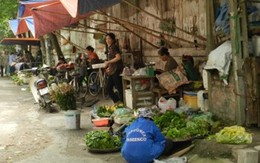 Vi phạm trật tự đô thị bủa vây phố Hạ Đình