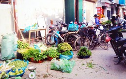 Long Biên, Hà Nội: Dân bỏ chợ chính, họp ở vệ đường, vỉa hè