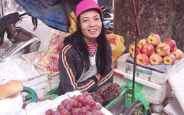 Đoạt 19 HCV thể thao, giờ bán hoa quả mưu sinh nơi hè phố