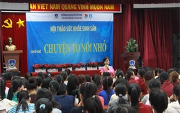 Chiếu video hoạt hình về đề tài dân số tại rạp hát