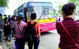 Sinh viên kêu khó với giá vé xe buýt mới 