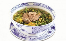 Tại sao  trong bữa ăn người già cần có bát canh?