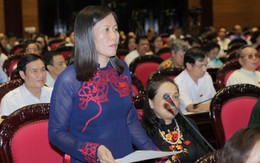 Lo “vừa đá bóng, vừa thổi còi” với giá xăng