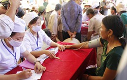 Y tế vượt sóng gió đến với ngư dân