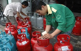 Giá gas giảm 12.000 đồng/bình 12kg
