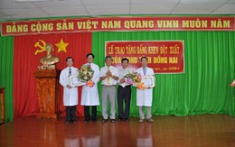 Chủ tịch UBND tỉnh Đồng Nai tặng bằng khen đột xuất cho Bệnh viện Đa khoa Khu vực Định Quán