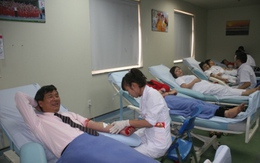 Đầu năm hiến giọt máu đào