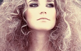 Tạo kiểu thật phong cách với tóc xơ rối