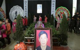 Chấn động với thầy hiệu trưởng lấy mạng sống cứu học trò