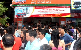 Hết vé xe Tết về miền Trung