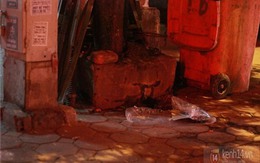 Hà Nội: Bàng hoàng phát hiện xác trẻ sơ sinh đẻ non bị vứt trên hè phố