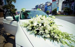 Rước dâu bằng Lexus rồi ăn mì gói dành tiền trả nợ