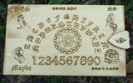 Phong tục đón năm mới 'sởn gai ốc'