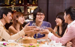 Ăn uống ‘tẹt ga’, tránh xa bệnh tật dịp Tết