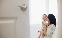 Bi hài chuyện các bà mẹ đãng trí sau sinh