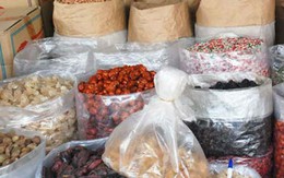 Hàng loạt món ăn vặt dính chất độc gây teo não