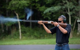 Nhà Trắng công bố ảnh Obama bắn súng