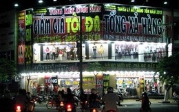 Cận Tết, săn hàng "bán rẻ như cho"