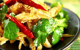 Ngon lạ với cá điêu hồng trộn vừng chua cay