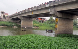 Hàng trăm người xem trục vớt thiếu nữ nhảy cầu tự tử