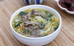 Canh bắp cải nấu với thịt bò