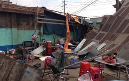 Lốc xoáy "lạ" giữa trưa nắng Sài Gòn, 1 người trọng thương