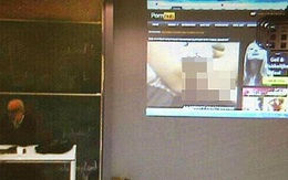 Giáo sư đại học mất việc vì xem "web đen" trên lớp