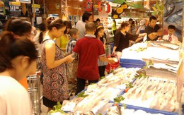 Siêu thị đắt hàng, chợ ế phải giảm giá