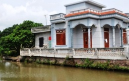 Chồng lấy xăng thiêu sống vợ ngay tại nhà