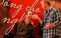 Nick Vujicic "chào Việt Nam" gây xúc động