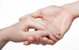 Nhìn bàn tay biết chuyện "yêu" của nàng