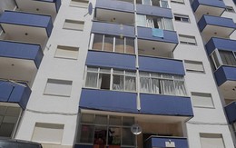 Sống sót sau khi rơi từ tầng 14, xe hơi bẹp rúm
