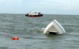 'Truy' trách nhiệm tàu chở 30 người bị chìm