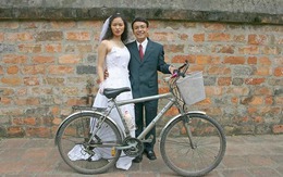 Chuyện tình cảm động của chàng trai đạp xe gần 2.000 km cầu hôn