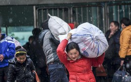 Những “nữ hảo hán” trên đường về quê đón Tết