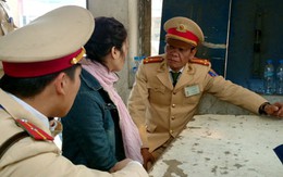 Người phụ nữ mang bầu lên cầu Chương Dương tự tử