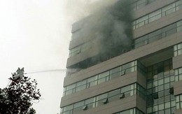 Khói lửa bao trùm tại trường Đại học Ngoại thương Hà Nội