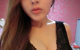Hot girl gây sốc với loạt ảnh khoe ngực lộ liễu