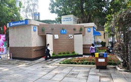 Phải cởi giầy khi vào nhà vệ sinh 4 sao ở Sài Gòn