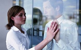 Sống với vợ nhưng tâm trí chỉ nghĩ về tình cũ
