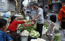 Nhiều mặt hàng giảm giá sau Tết