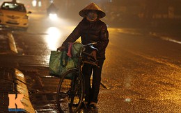 Tê tái 'thân cò' mưu sinh trong mưa rét 8 độ C