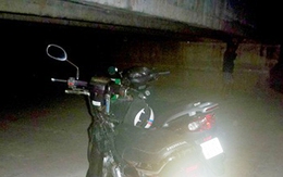 Đôi nam nữ nhảy xuống cống đang chảy xiết