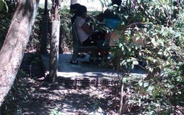 Những thôn nữ 'vui tới bến' cùng khách nhậu